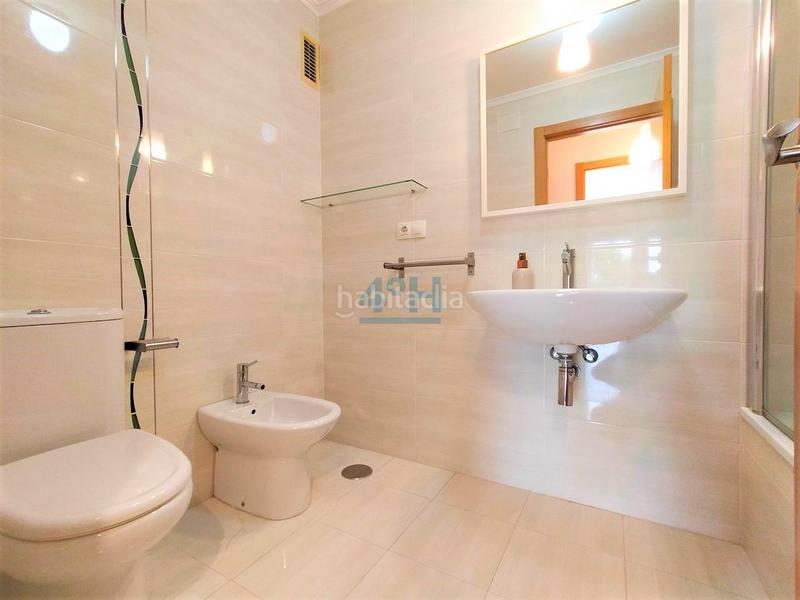 Foto db0520e2-3804-43f0-be06-6a4b6a2f942c. Rent apartment with heating parking in As Lagoas Ourense