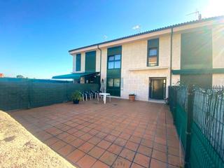 Casa adossada en San Cibrao das Vias