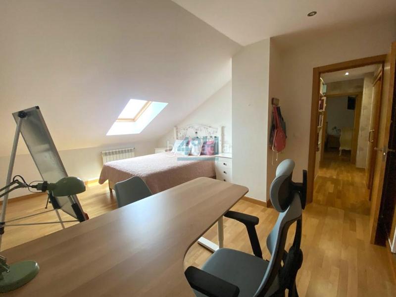 Foto a91836f0-a81e-4444-8669-e35aa17fb78a. Duplex con riscaldamento parcheggio in San Cibrao das Viñas