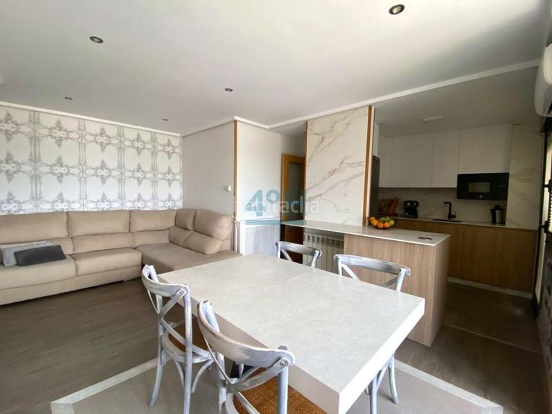 Foto aa2cd527-a849-4d55-8c3a-3de23e9a4812. Duplex con riscaldamento parcheggio in San Cibrao das Viñas