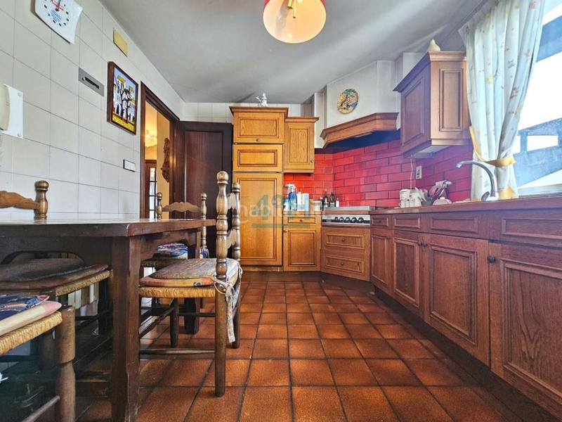 Foto 09bf8ce9-7ea8-497e-96d5-eeb435b0e90e. Appartamento con riscaldamento parcheggio in Centro Ourense