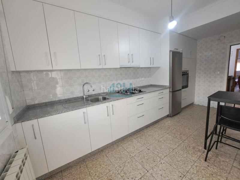 Foto e15c70d5-9b13-4bde-817a-d0b90ecc87a7. Rent flat with heating in Universidad Ourense