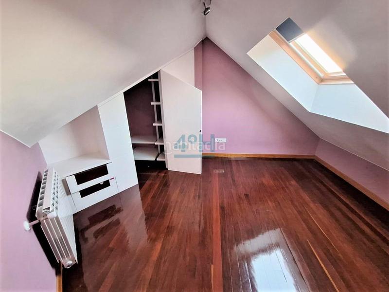 Foto 36e7d8b5-eb8b-42dd-875d-ff7c1a03bc33. Location duplex avec chauffage parking dans San Rosendo Ourense