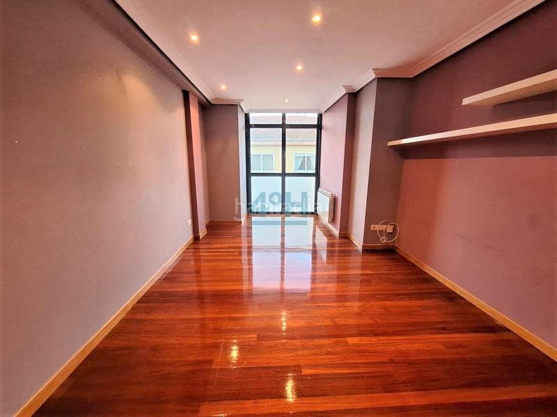 Foto d65b69f6-282c-41c5-8b2f-2554309f3c37. Location duplex avec chauffage parking dans San Rosendo Ourense