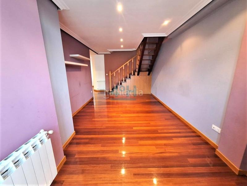 Foto f78a4df3-d13f-4c8c-83cb-41f6028f592e. Location duplex avec chauffage parking dans San Rosendo Ourense