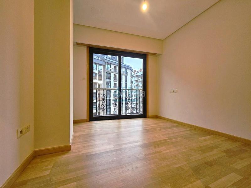 Foto a2a35fca-4133-406a-8439-9574b9af0bee. Flat with heating parking in Couto Ourense