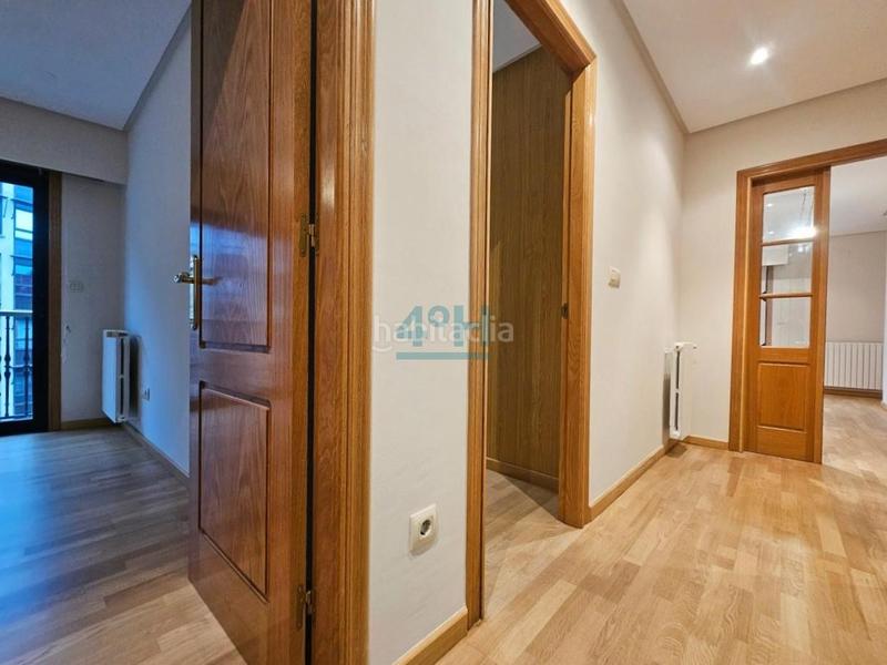 Foto df5b37f1-0e61-4ffc-b1a2-7569bf543965. Flat with heating parking in Couto Ourense