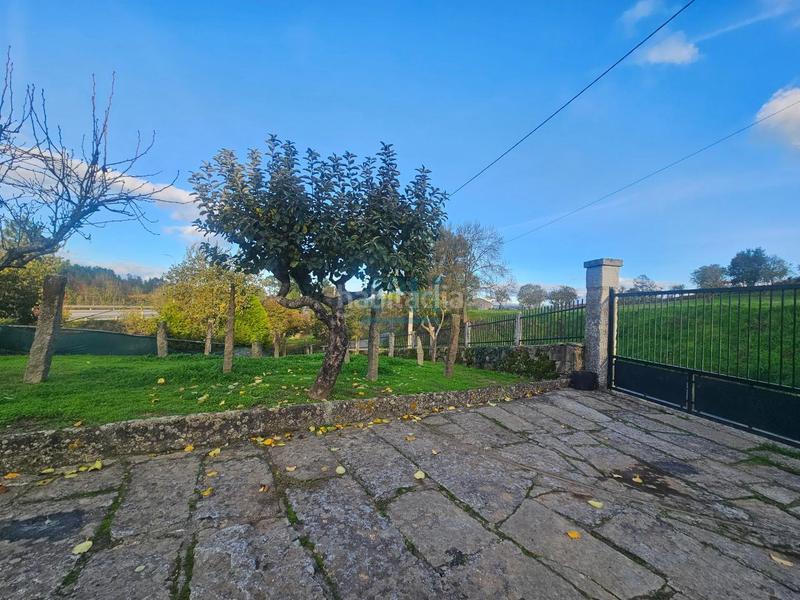 Foto bffeecd5-0383-4fe1-8f1c-f2a1b3cbec56. Bauernhof mit heizung parking in San Cibrao das Viñas