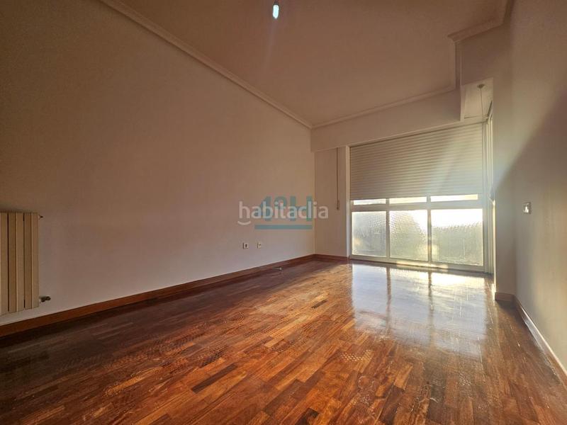 Foto 382e5fc3-e9d2-49e8-8602-d738f2927bf0. Location appartement avec chauffage parking dans Barrocanes Ourense