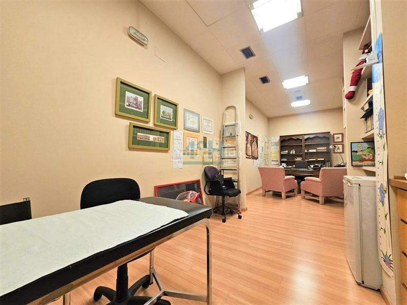 Foto f594d4d2-4667-4be5-84e3-9f6166b19102. Local comercial en Centro Ourense