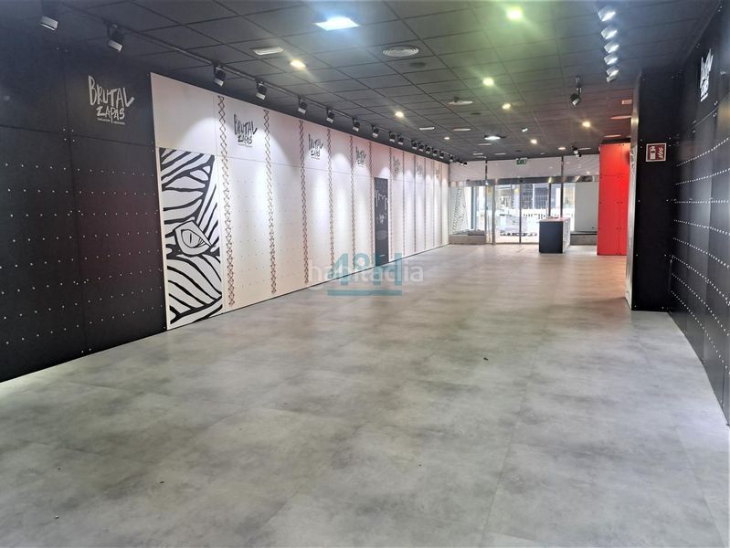Foto 8d8a2943-04b9-4e48-bbf8-7bd9ebe41912. Local comercial a Centro Ourense