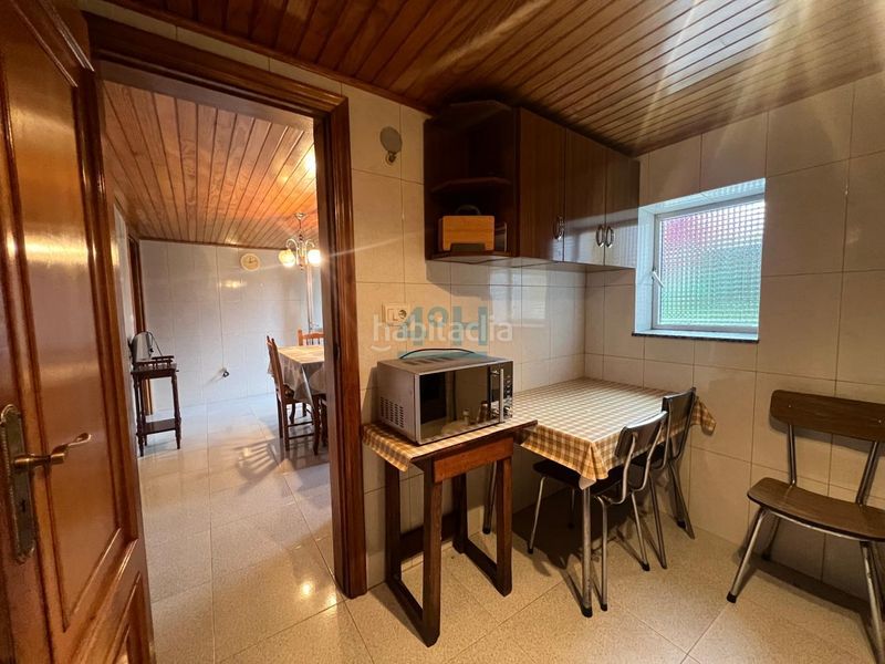 Foto b8edfe1d-eb08-4141-855a-96a6c22d31f4. Casa amb aparcament a Maceda