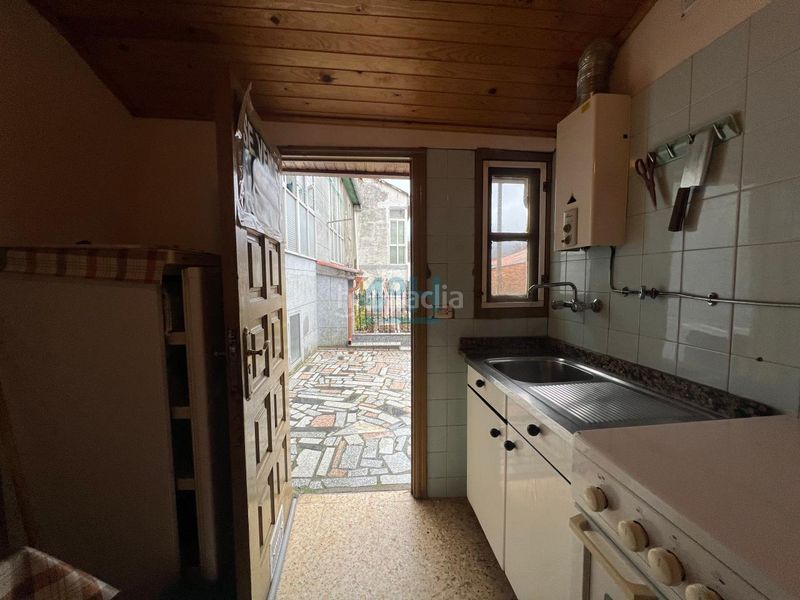 Foto c0da8c7a-fb9b-46f3-b4ef-ff7c7a5d9ea5. Casa amb aparcament a Maceda