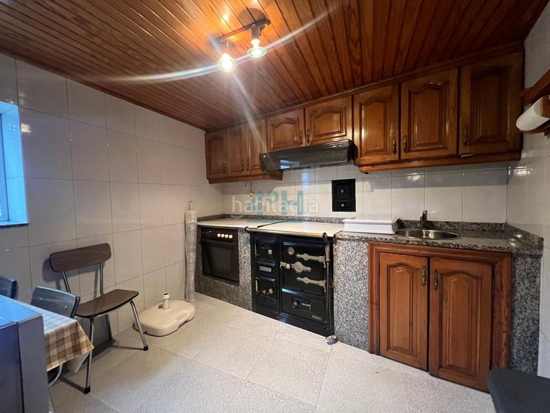 Foto caac3a66-c7a7-4b22-a340-1a7f11876a14. Casa amb aparcament a Maceda