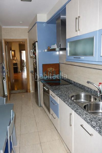 Foto f6bdb97f-0a34-407b-ab61-e3df8b970d75. Pis amb calefacció aparcament a Centro Ourense