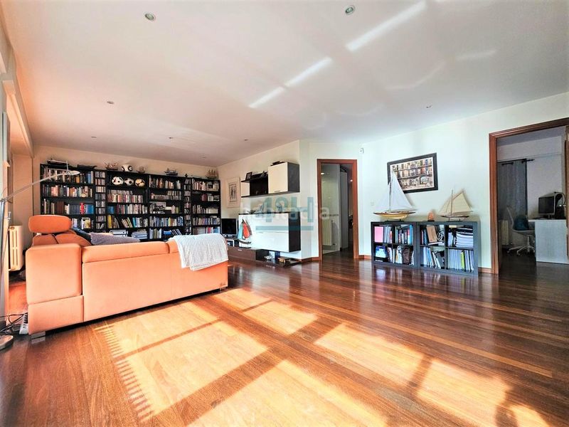 Foto bcf9fa3a-f929-46d4-a890-cd6cd5229cd1. Apartament amb calefacció aparcament a Barbadás