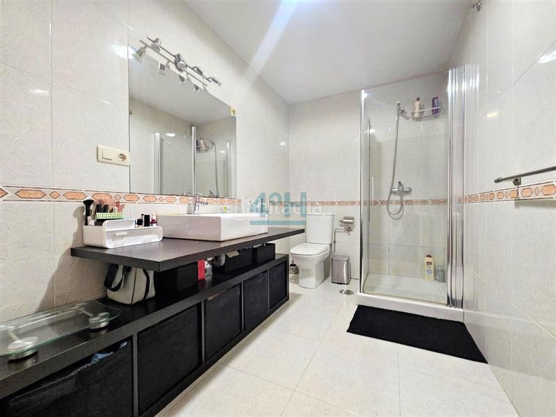 Foto bf5980a8-a5d7-4b83-a8d1-b7af2cbc7060. Apartament amb calefacció aparcament a Barbadás