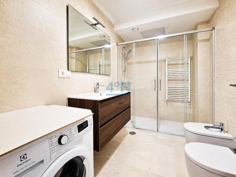 Foto 2f082159-5d7f-4cdc-b438-676d78d46307. Apartament amb calefacció aparcament a Centro Ourense