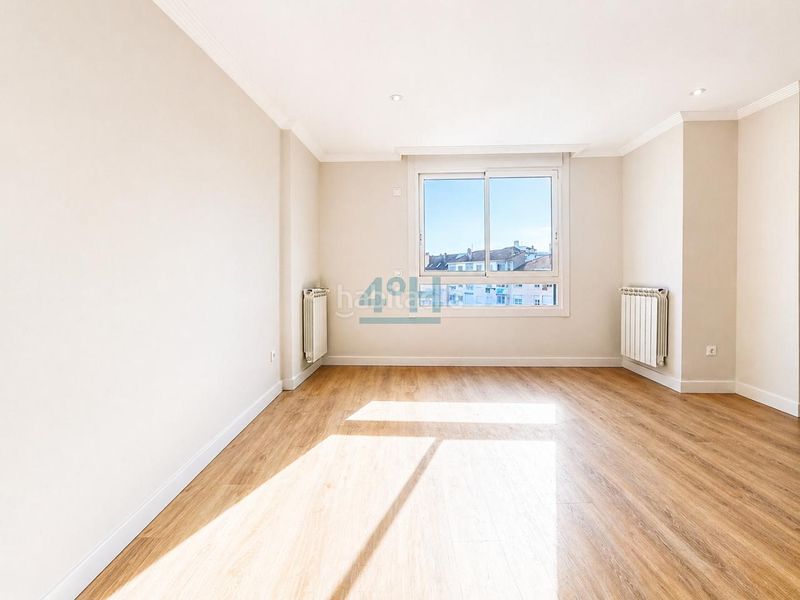 Foto daf9cb69-ba90-43f5-8fbd-af00e2e2ec64. Apartament amb calefacció aparcament a Centro Ourense