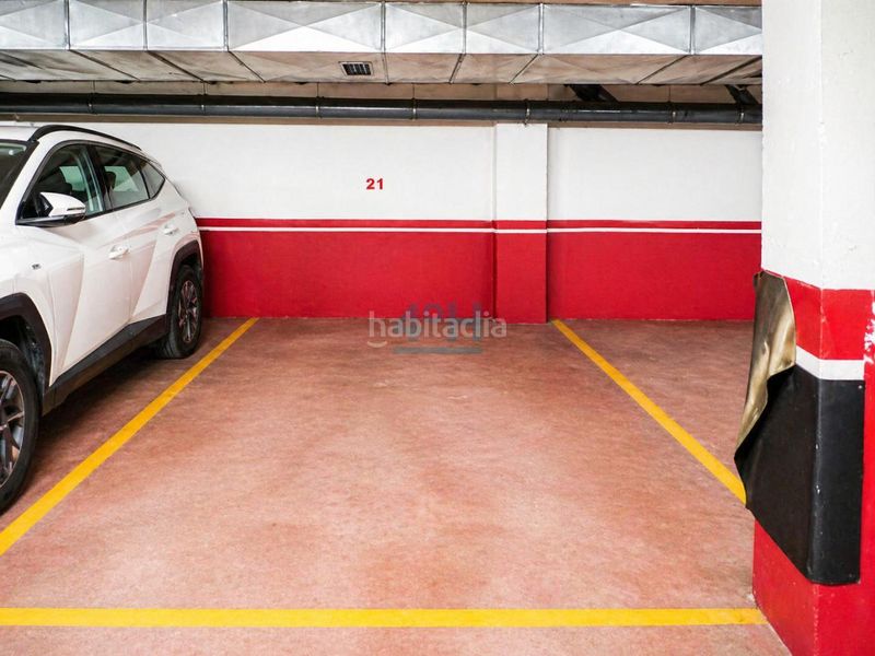 Foto d1875c37-c2ce-43d4-a1cc-c1f9154eea69. Aparcament cotxe a Centro Ourense