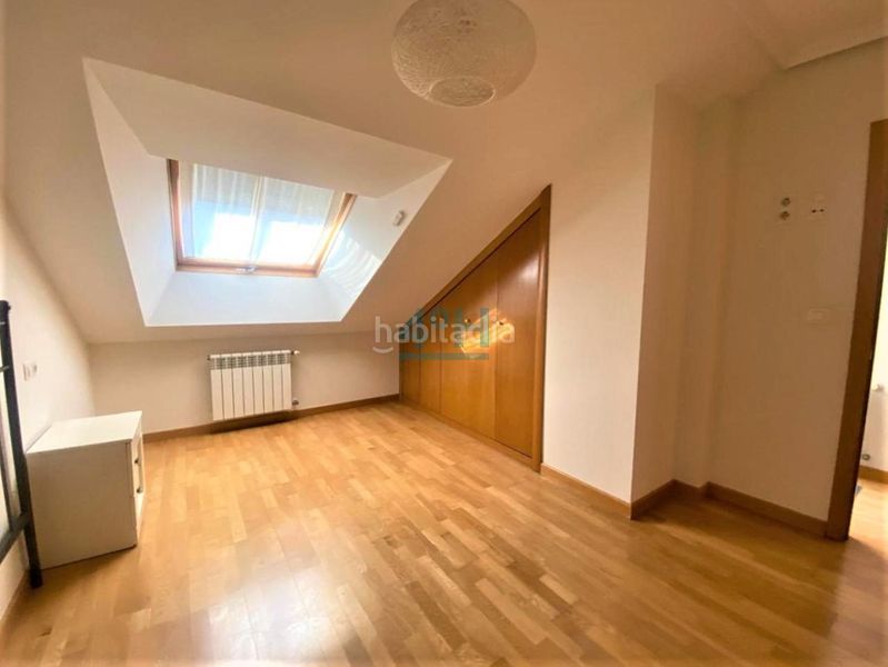 Foto 77cca4d5-262e-4e30-99fd-24c290176e09. Dúplex amb calefacció a Universidad Ourense