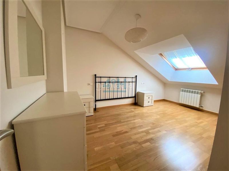 Foto 7d8dec8b-33a8-48af-954a-b990314577e5. Dúplex amb calefacció a Universidad Ourense