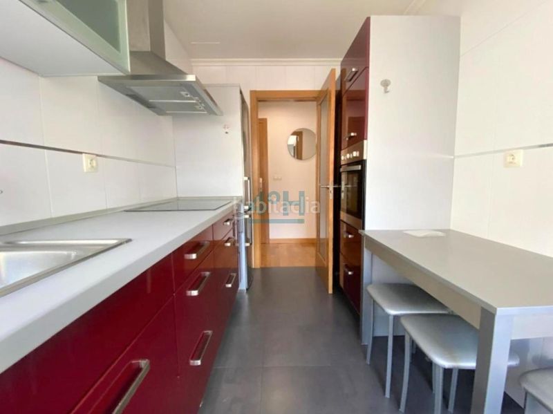 Foto 9a5dcefa-6c6b-440b-90e2-7b7e0354b8a3. Dúplex amb calefacció a Universidad Ourense