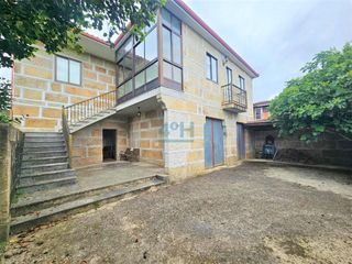 Haus in San Cibrao das Viñas