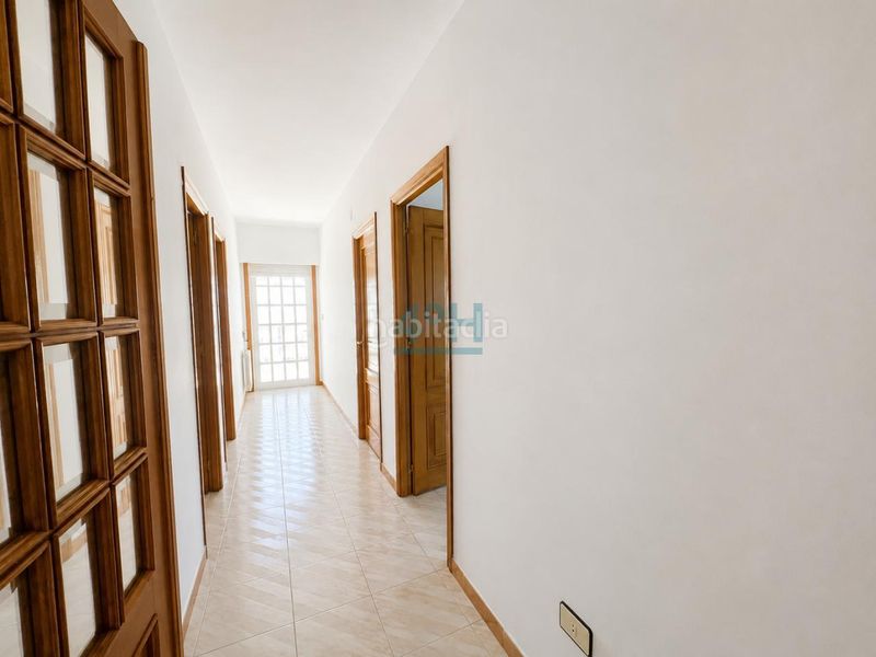 Foto 70a39f2c-133b-49ed-b6a5-697e787753e4. Casa amb calefacció aparcament a Coles