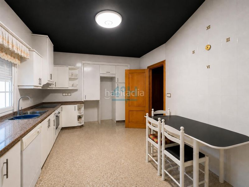 Foto 7c98a929-2478-451b-9d21-64b4f1aff2b4. Casa amb calefacció aparcament a Coles