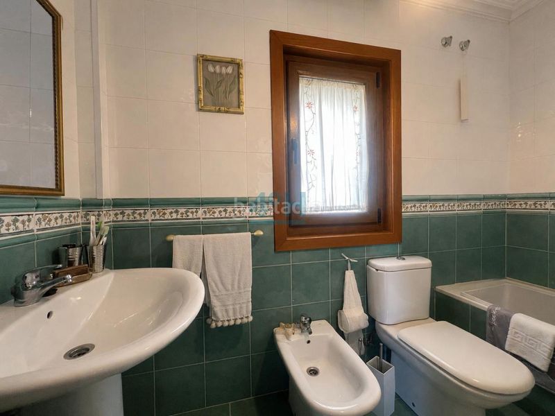Foto 0e2b0d72-f0f5-4e59-a9f0-74a51eec3601. Haus mit heizung in Pereiro de Aguiar (O)