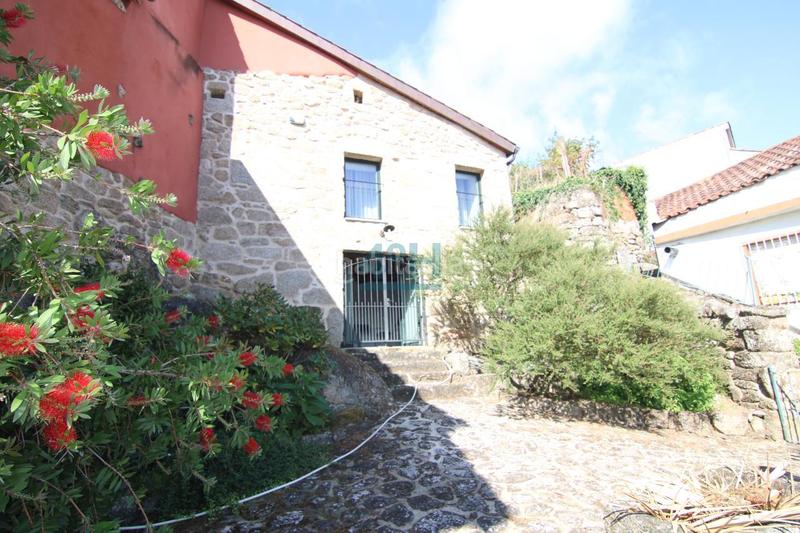 Foto 0976d60e-6355-4e99-9196-5d7a7b3973ea. Casa amb calefacció a Beade