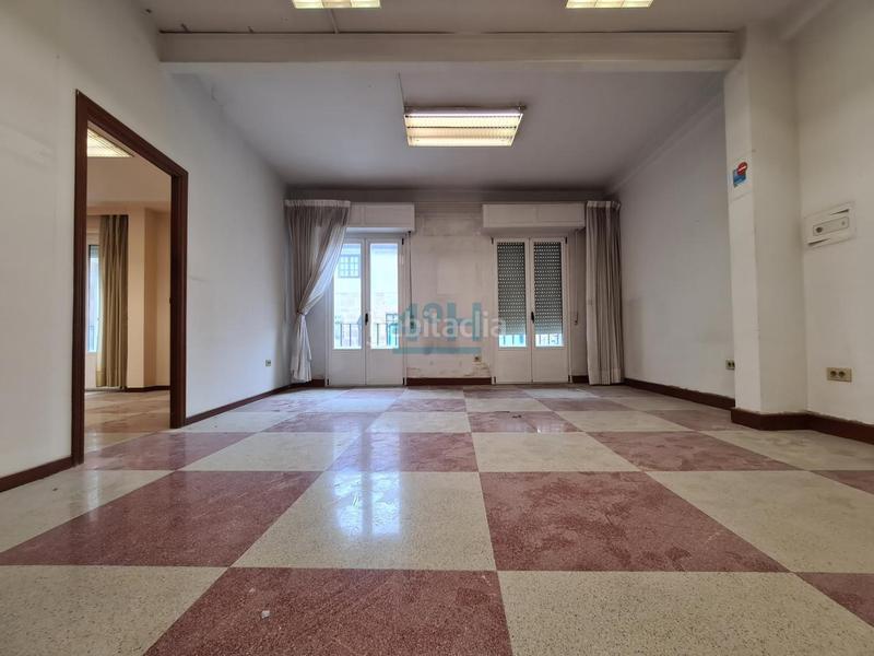 Foto cc68cad4-9e26-4a92-b0a9-cceddbd975c3. Édifice dans Casco Viejo Ourense