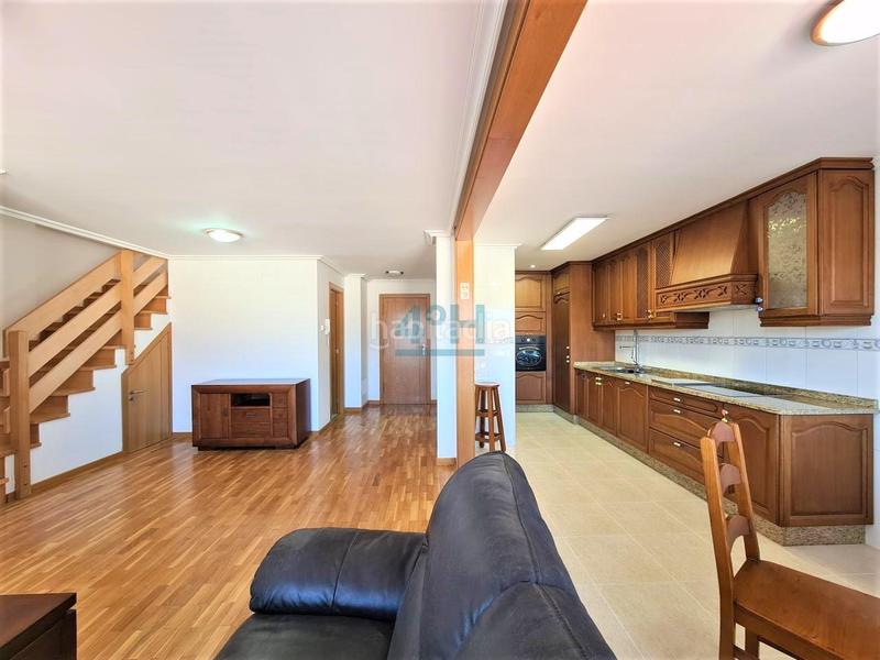 Foto 1d46f1a8-b4a0-4c28-934e-b7df7f6975c1. Zweistöckige wohnung mit heizung parking in Xinzo de Limia