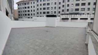 Local Comercial en Avenida Rosalía de Castro 15