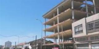 Edificio en Estrada de castela 615. Edificio en construcción en narón
