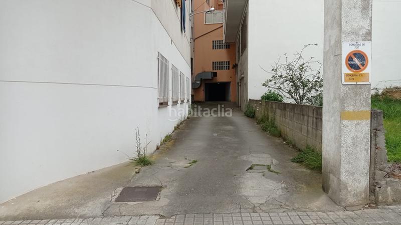 Foto d5d11669-f5bf-4035-9cc1-e692decc6360. Aparcament cotxe a rúa alexandre bóveda 1 a Foz