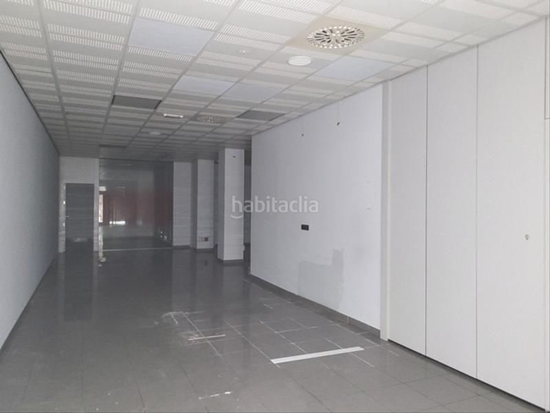 Foto 126b95f5-bfe3-4d79-8b4e-41199c9c22d6. Local comercial a rúa real 152 a Centro Ferrol