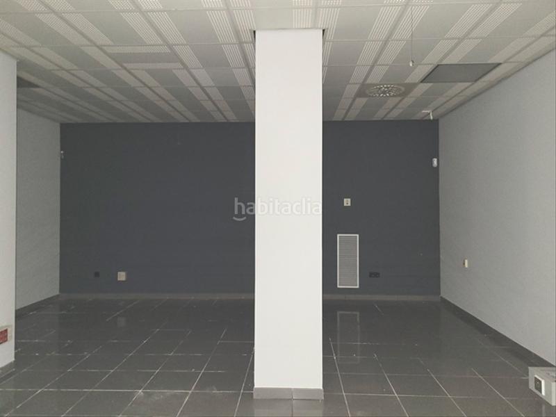 Foto 469ccde4-88fb-493d-a61c-7d169bddf6b1. Local comercial a rúa real 152 a Centro Ferrol