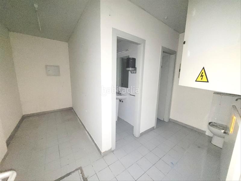 Foto 935a811d-bdbd-4253-9c12-f1b20c7fc44b. Local comercial a rúa real 152 a Centro Ferrol