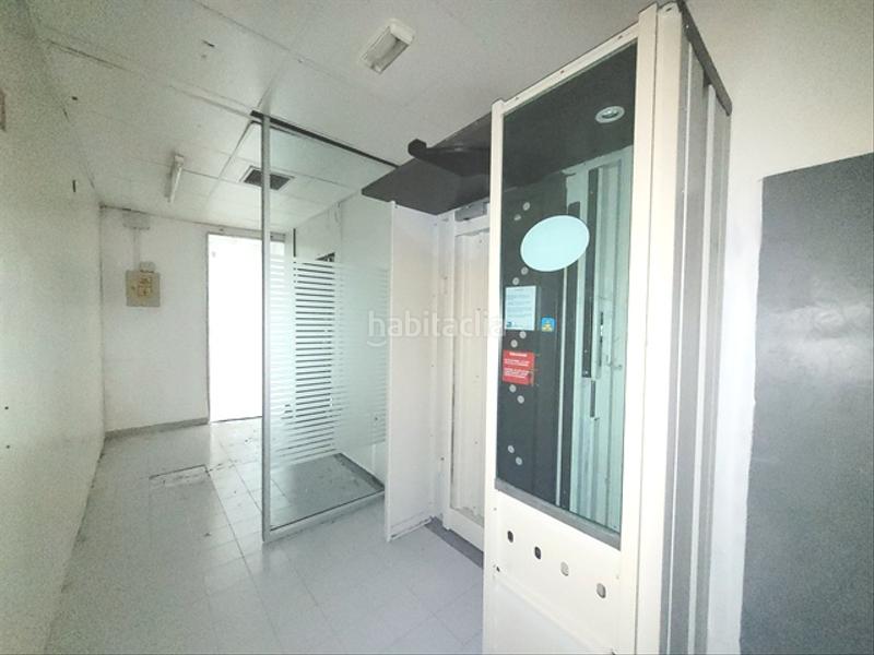 Foto a1d01a61-6109-470e-b7c5-a569f570b3e7. Local comercial a rúa real 152 a Centro Ferrol