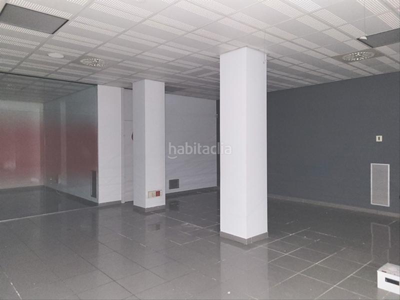Foto f0a74cb4-7b88-4c67-a4f0-02dd5495bb56. Local comercial a rúa real 152 a Centro Ferrol