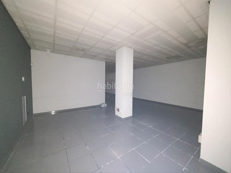 Foto ffe8e246-2922-404d-b8a7-3b5c49970cb3. Local comercial a rúa real 152 a Centro Ferrol