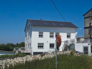 Xalet a Camiño áspera 11. Casa con finca en barreiros