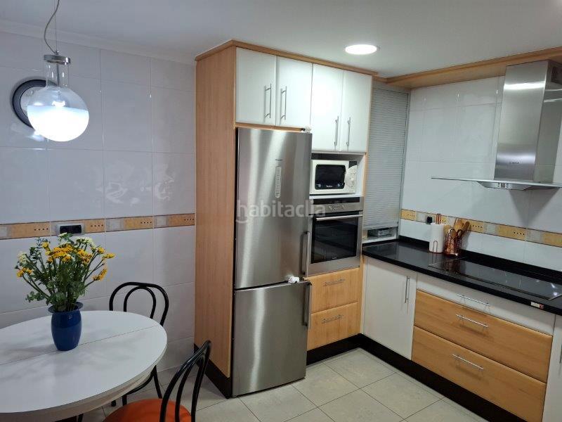 Foto 5b3d8f6a-c40d-41b2-a880-181d1715c986. Piso en rúa curros enríquez 10 piso 4 hab. en Burela
