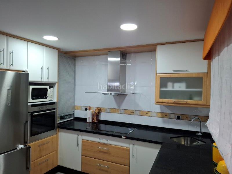Foto a1ad102e-8f74-4383-ae3a-d869081a0ffd. Piso en rúa curros enríquez 10 piso 4 hab. en Burela