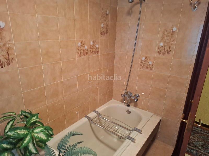 Foto d405de01-3784-4899-a456-e86ed3da6b2b. Piso en rúa curros enríquez 10 piso 4 hab. en Burela