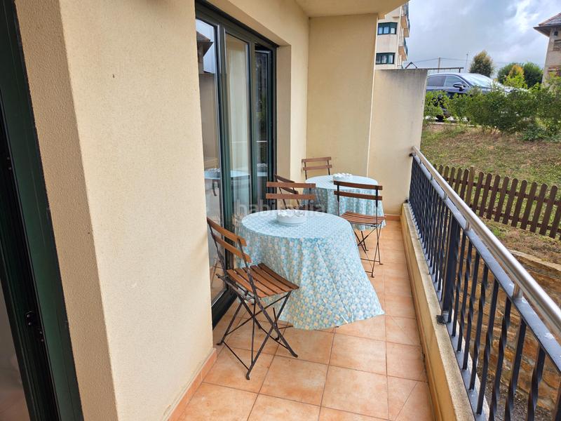 Foto 4ffe498c-bd9d-4b03-ac93-a85af527d031. Piso en camiño viladaide-cruce anguie 71 piso 3 hab. terraza y vistas al mar en Barreiros