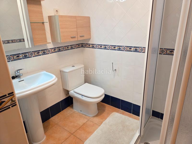Foto 7bf9d9db-8bdd-445f-91d6-31b799e8fcc9. Piso en camiño viladaide-cruce anguie 71 piso 3 hab. terraza y vistas al mar en Barreiros
