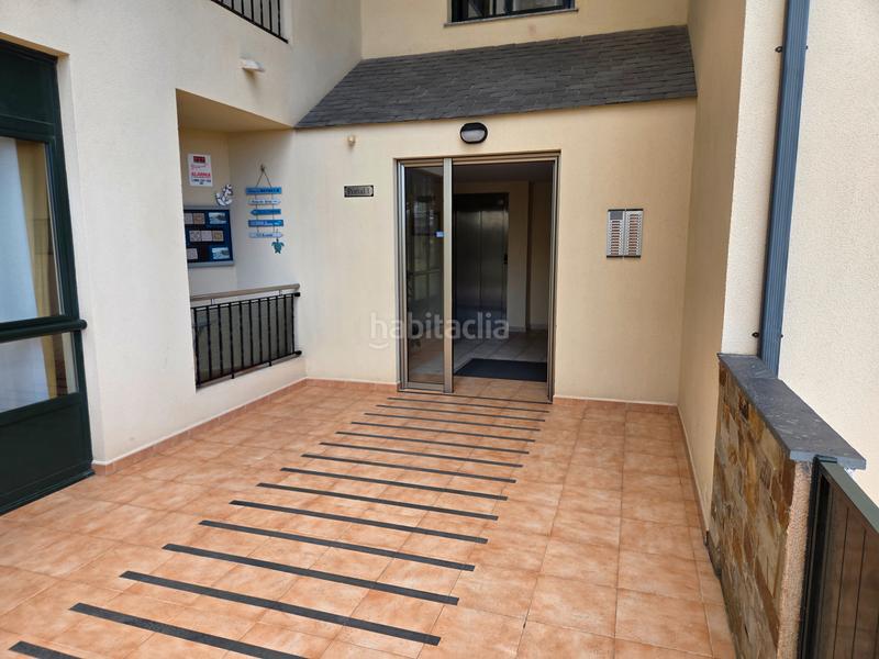 Foto 833cfbd5-e409-45ee-b397-cfe6070c1e64. Piso en camiño viladaide-cruce anguie 71 piso 3 hab. terraza y vistas al mar en Barreiros